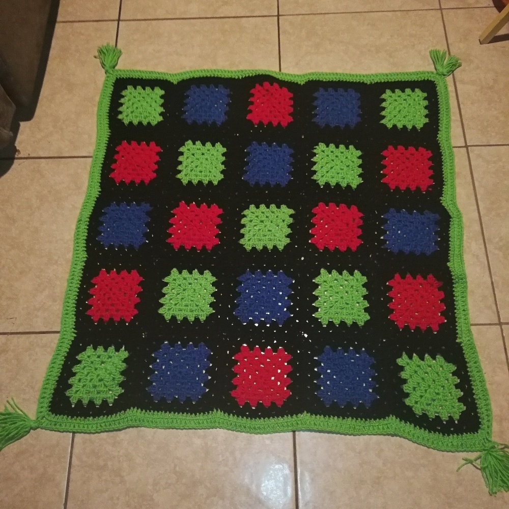 💚💜Pretty Afghan granny square blanket💚💜